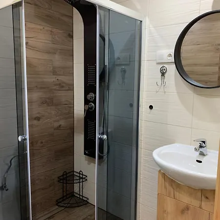 Pod Smrekami 度假居 Ropa